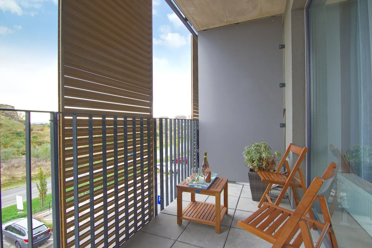 A Renter-Friendly Guide to Installing Privacy Screens on a Balcony