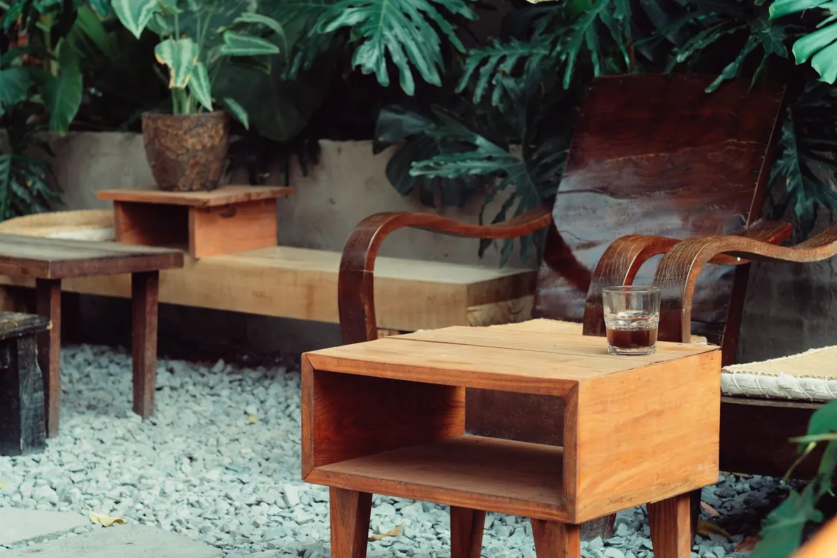 Outdoor Furniture Materials Compared: Teak, Aluminum, Wicker, and Plastic